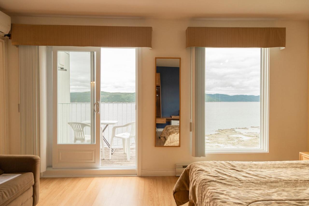 Auberge De La Riviere Saguenay Ла Байе Екстериор снимка