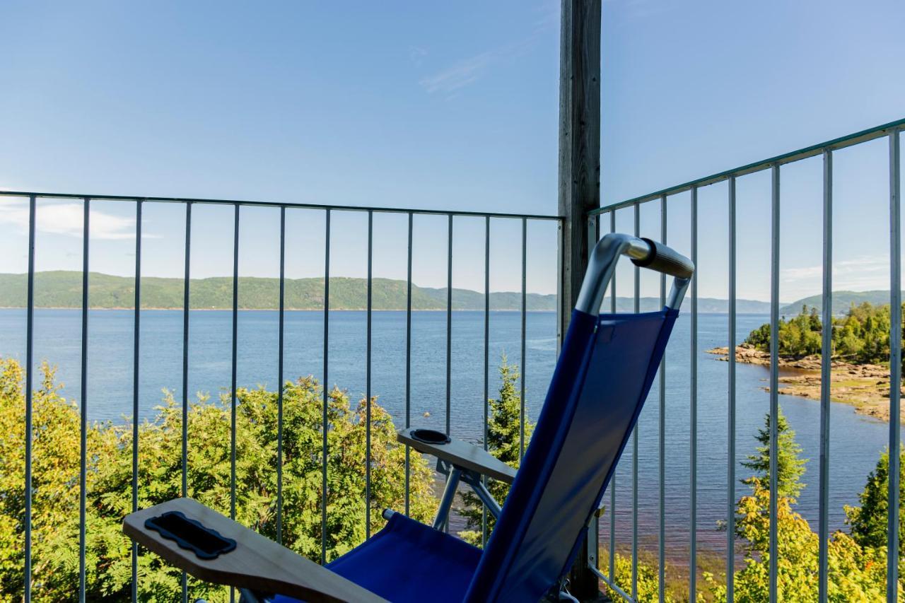 Auberge De La Riviere Saguenay Ла Байе Екстериор снимка