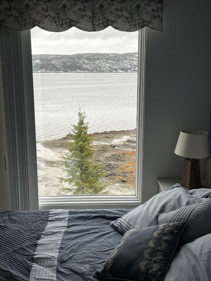 Auberge De La Riviere Saguenay Ла Байе Екстериор снимка